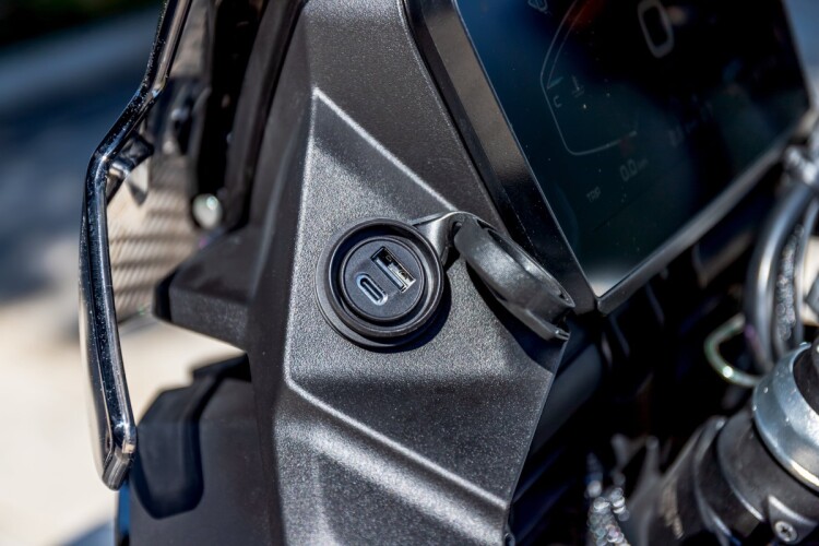 VOGE DS 900X
