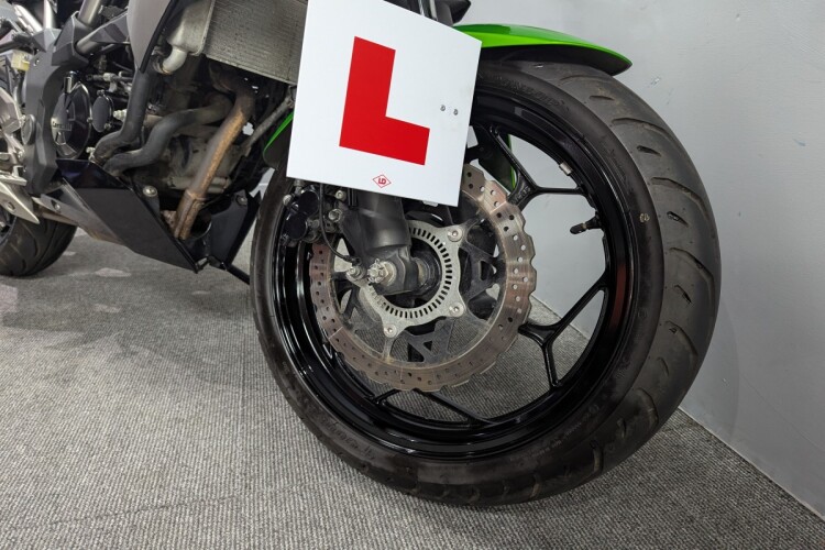 KAWASAKI Z125