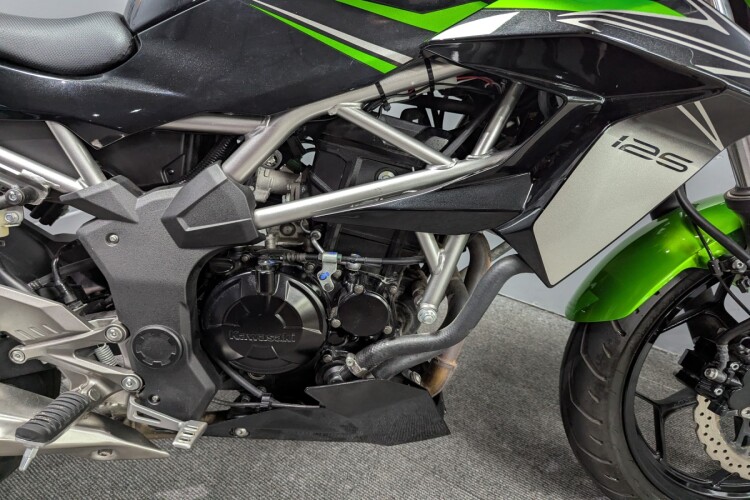 KAWASAKI Z125