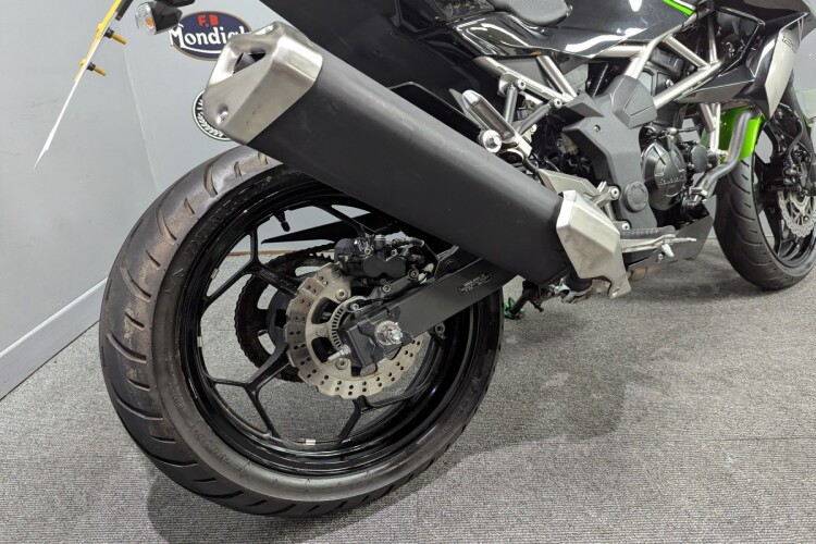 KAWASAKI Z125