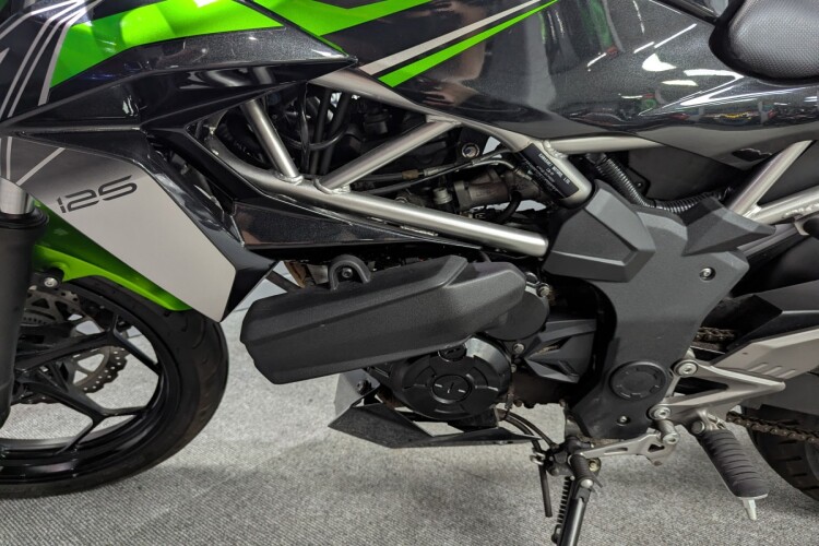 KAWASAKI Z125