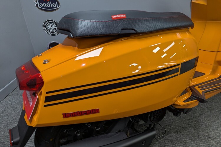 LAMBRETTA V125 SPECIAL