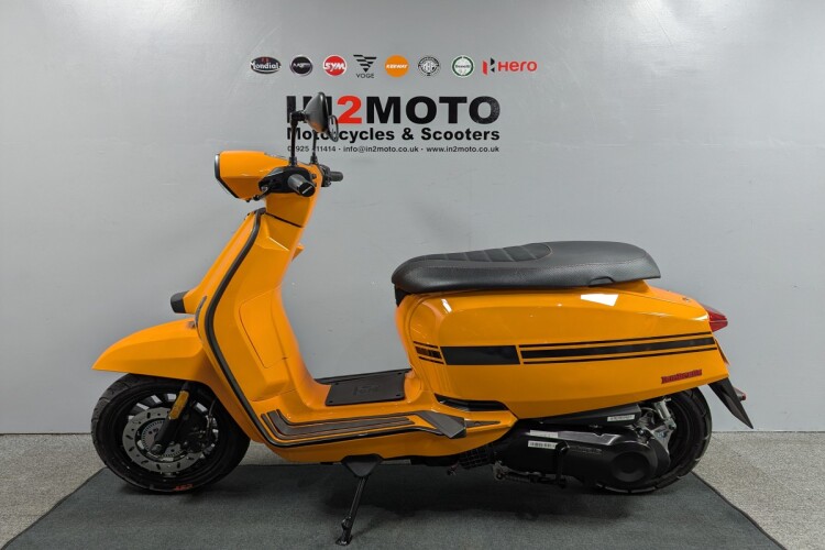 LAMBRETTA V125 SPECIAL