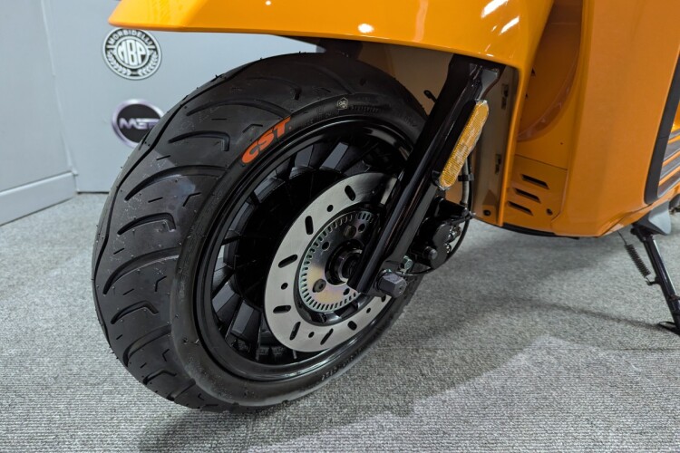 LAMBRETTA V125 SPECIAL