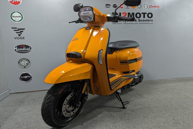 LAMBRETTA V125 SPECIAL