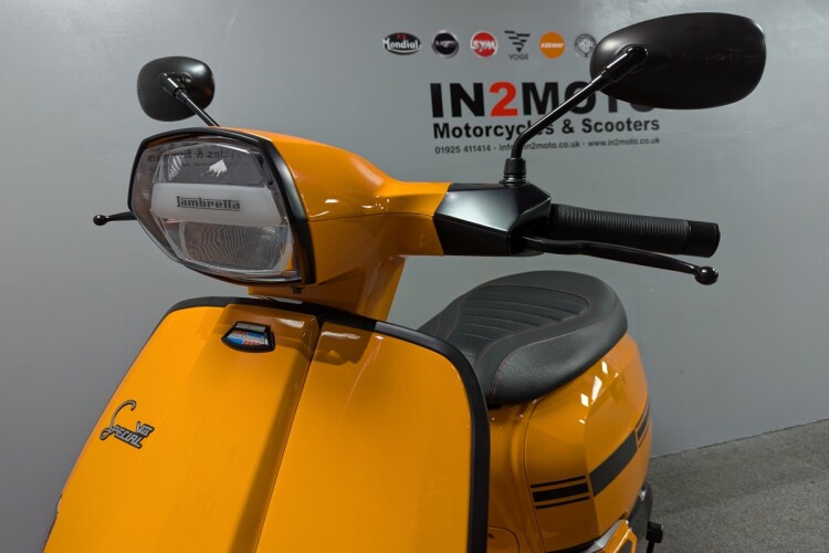 LAMBRETTA V125 SPECIAL