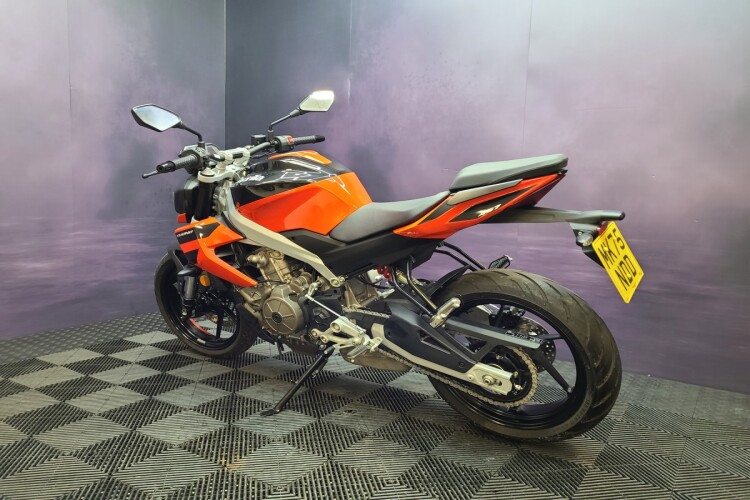APRILIA TUONO 457