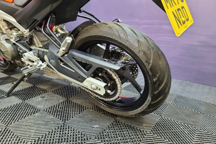 APRILIA TUONO 457