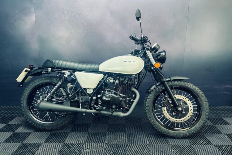 HERALD MOTOR CO MAVERICK 250