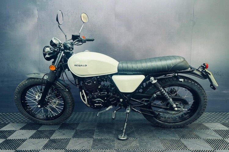 HERALD MOTOR CO MAVERICK 250