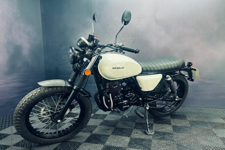 HERALD MOTOR CO MAVERICK 250