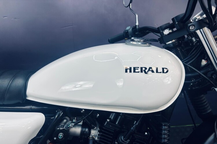 HERALD MOTOR CO MAVERICK 250