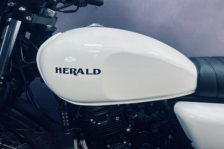 HERALD MOTOR CO MAVERICK 250