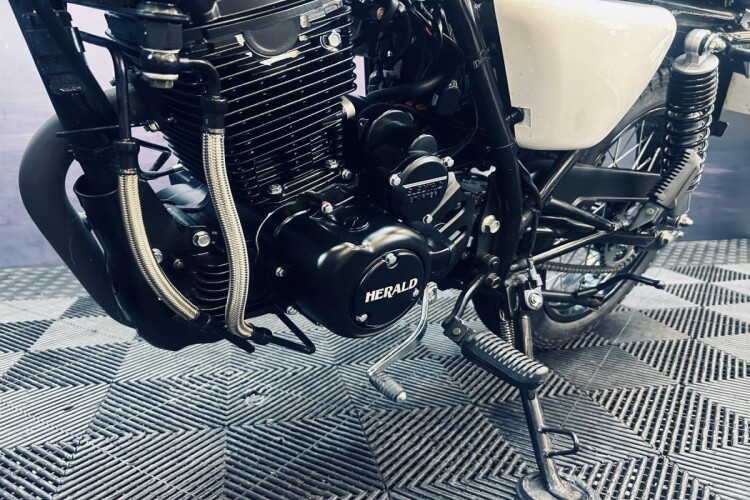 HERALD MOTOR CO MAVERICK 250