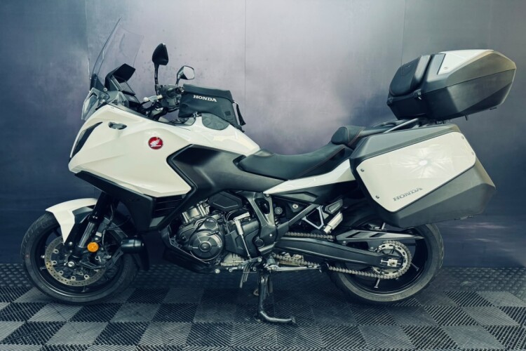 2023 HONDA NT1100, White - photo 3