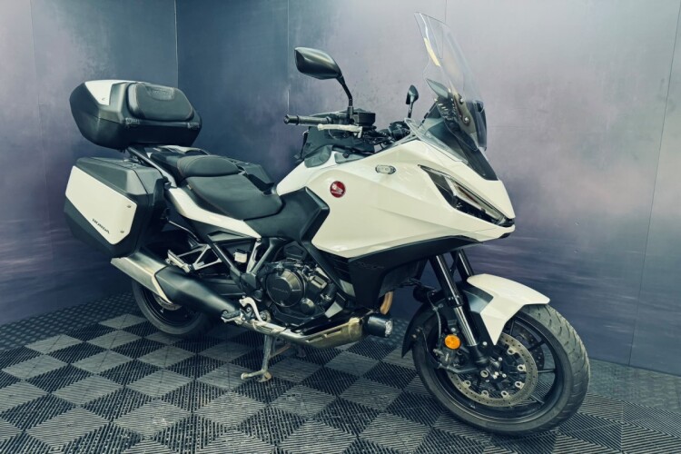 2023 HONDA NT1100, White - photo 4