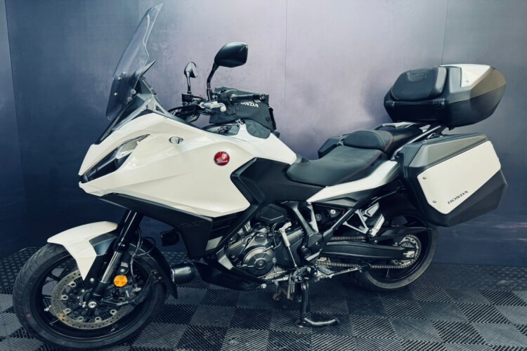 2023 HONDA NT1100, White - photo 5