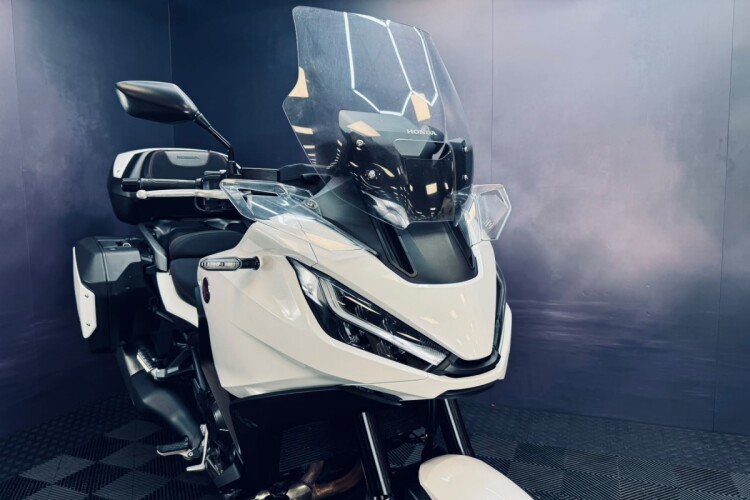 2023 HONDA NT1100, White - photo 8