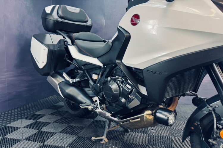 2023 HONDA NT1100, White - photo 10