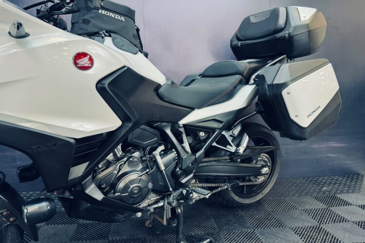 2023 HONDA NT1100, White - photo 11