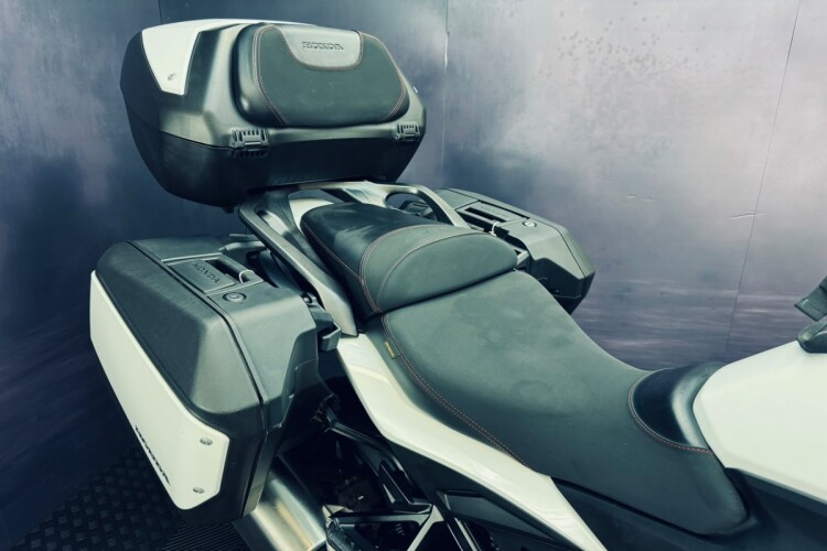 2023 HONDA NT1100, White - photo 13