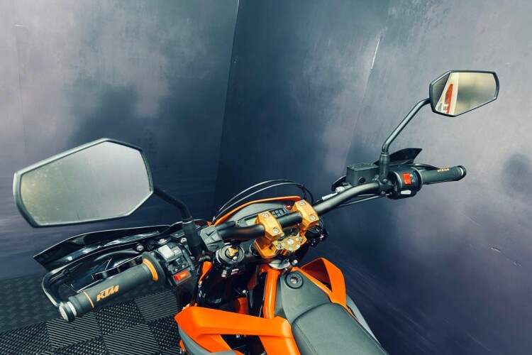 2022 KTM 690 SMC R, Orange - photo 7