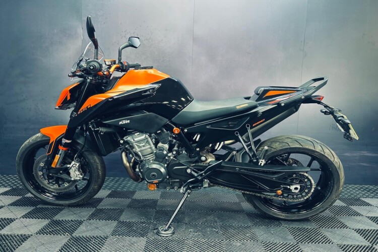 KTM 890 DUKE