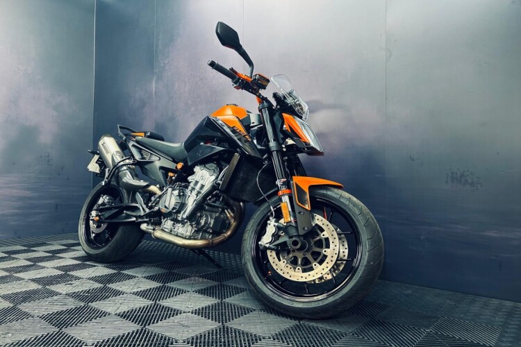 KTM 890 DUKE