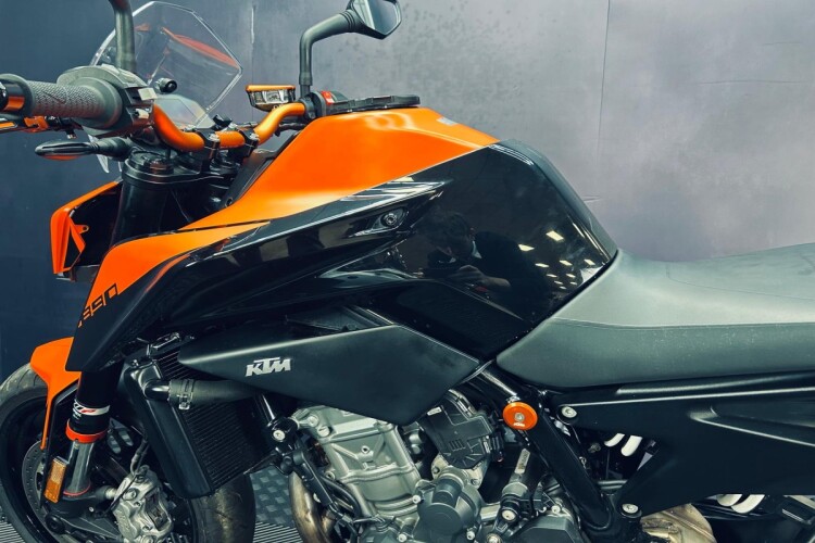 KTM 890 DUKE