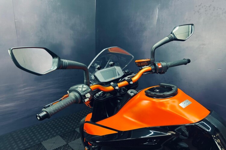 KTM 890 DUKE
