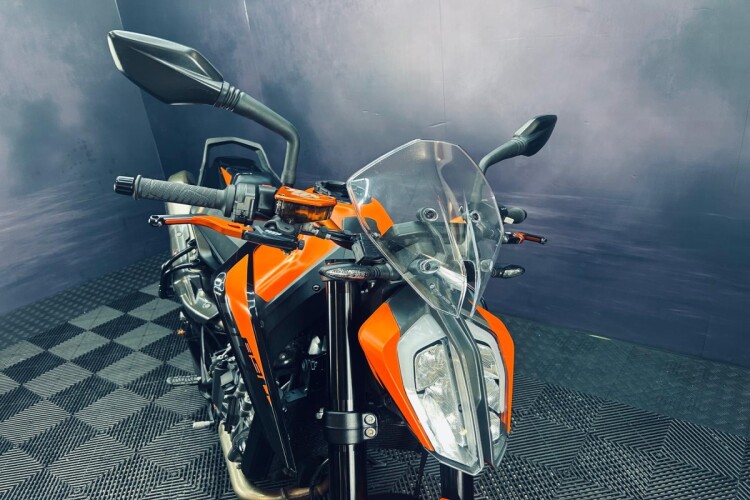KTM 890 DUKE