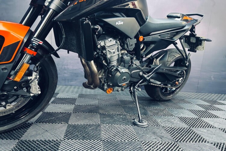 KTM 890 DUKE