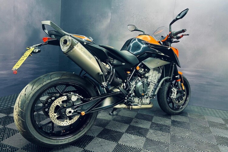 KTM 890 DUKE