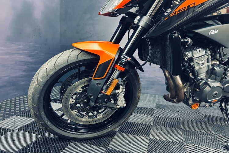 KTM 890 DUKE