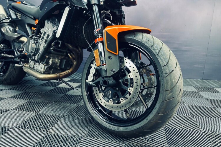 KTM 890 DUKE