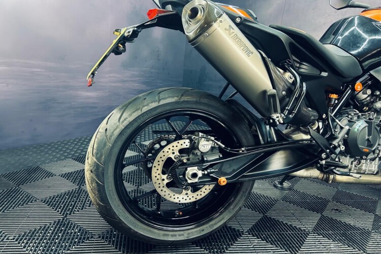 KTM 890 DUKE