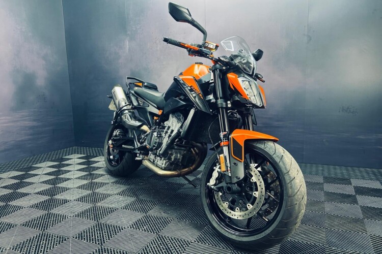 KTM 890 DUKE