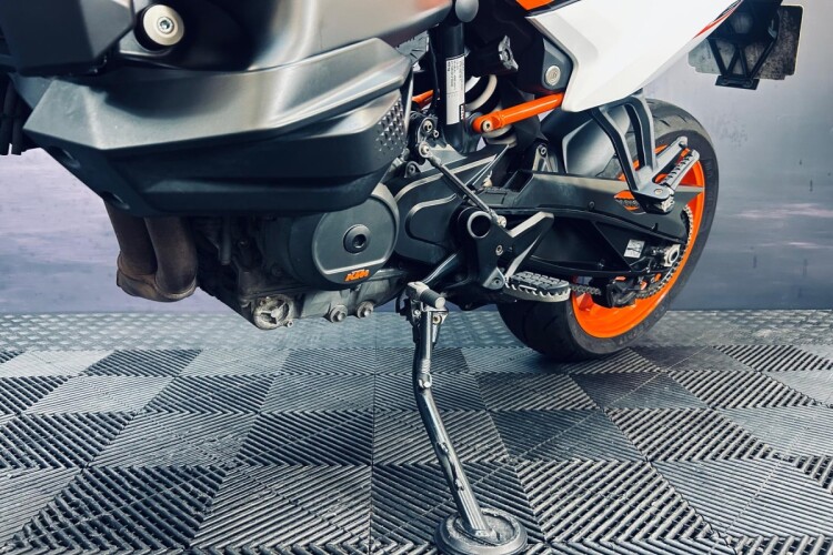 2023 KTM 890 SMT, Orange - photo 12