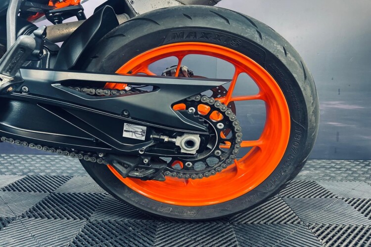 2023 KTM 890 SMT, Orange - photo 19