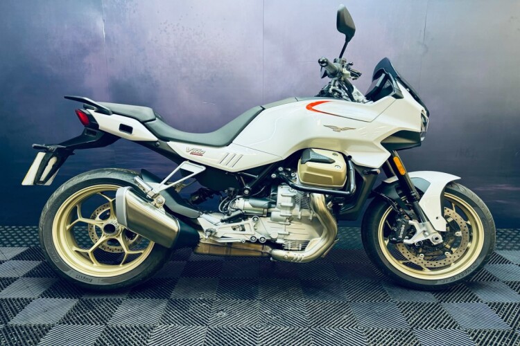 MOTO GUZZI V100 MANDELLO