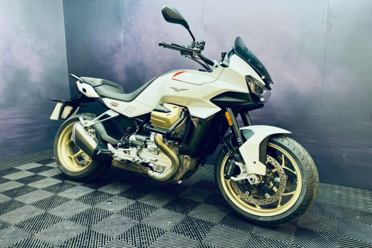 MOTO GUZZI V100 MANDELLO