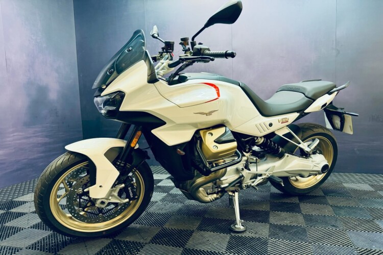 MOTO GUZZI V100 MANDELLO