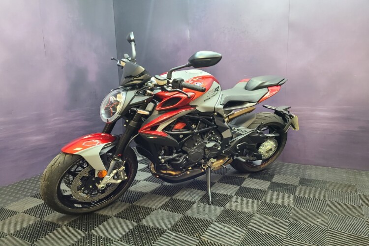 MV AGUSTA BRUTALE 800