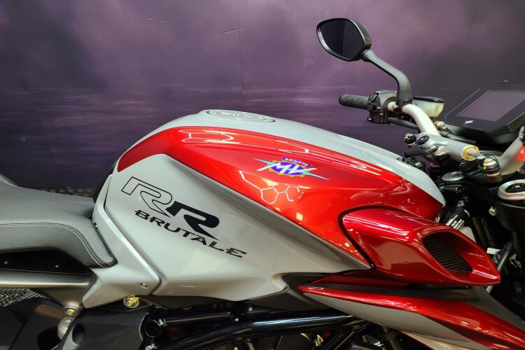 MV AGUSTA BRUTALE 800