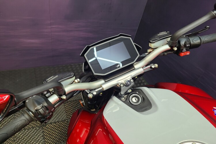 MV AGUSTA BRUTALE 800