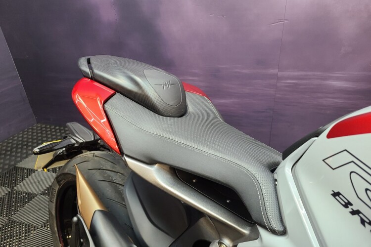 MV AGUSTA BRUTALE 800