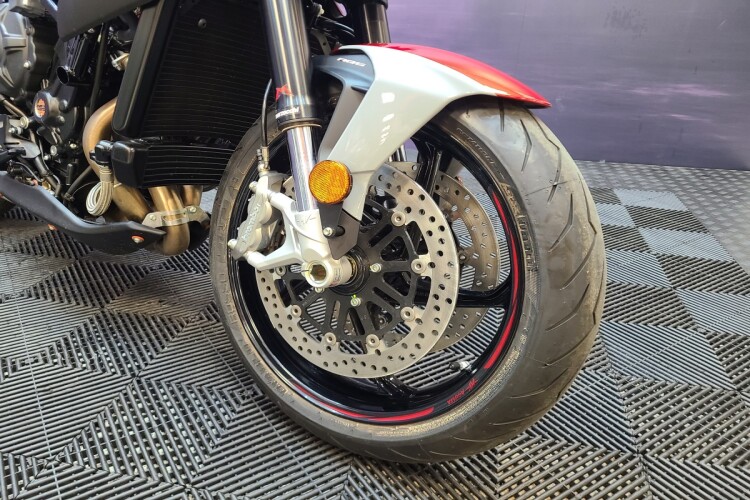 MV AGUSTA BRUTALE 800