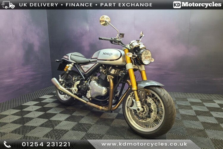 NORTON COMMANDO 961