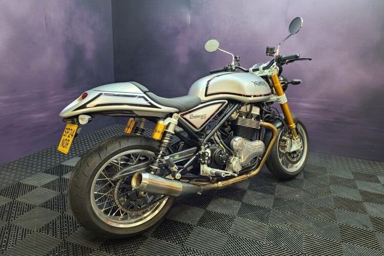NORTON COMMANDO 961