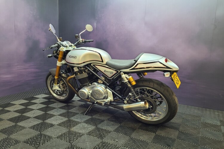 NORTON COMMANDO 961